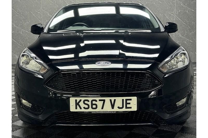 Begagnad Ford Focus ST-Line X 140 HK (102 kW) 2017 Svart Halvkombi