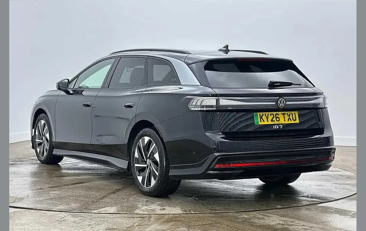 New VW ID.7 Pro 210 kW (286 HP) 2026 Black Estate