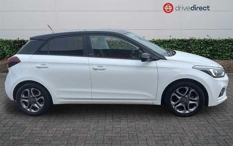 Used Hyundai i20 84 HP (61 kW) 2020 White Hatchback