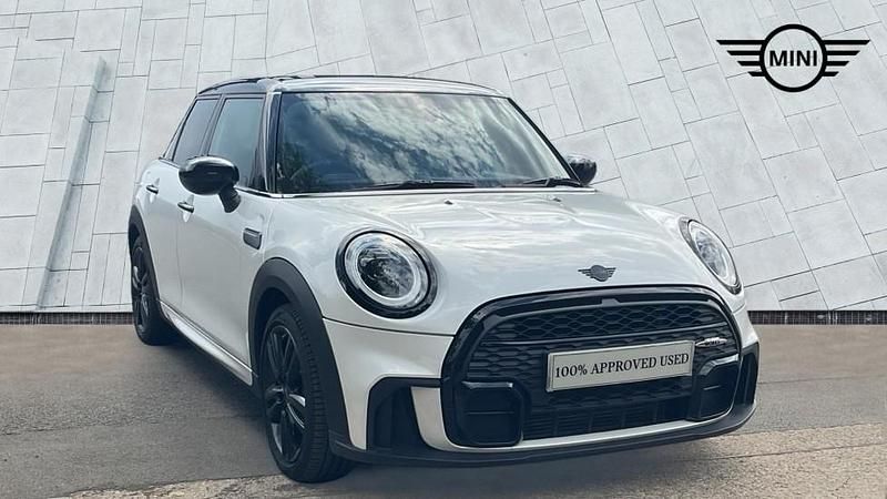 White Used 2023 Mini Cooper Hatch Hatchback | £21,950 (Fair price) - Image 1/4