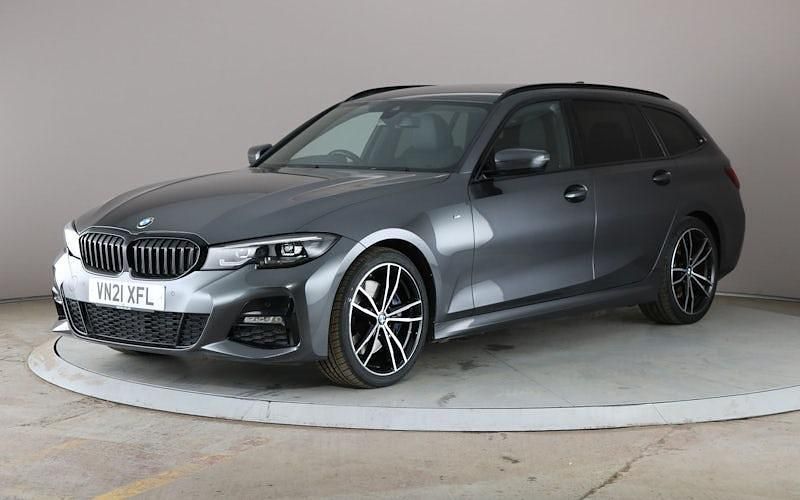 Used 2022 BMW 320 M Sport Estate | £24,513 (Fair price) - Image 1/2