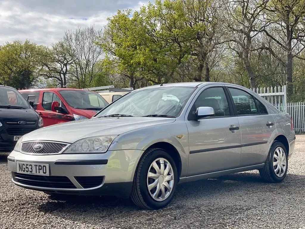 Used Ford Mondeo 145 HP (106 kW) 2004 Silver Hatchback