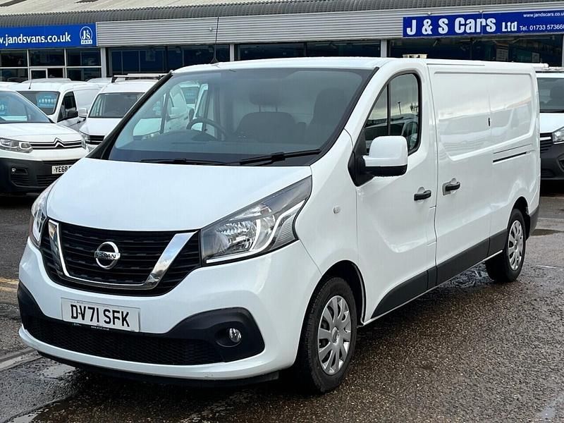 Used Nissan NV300 Acenta 120 HP (88 kW) 2021 White Van