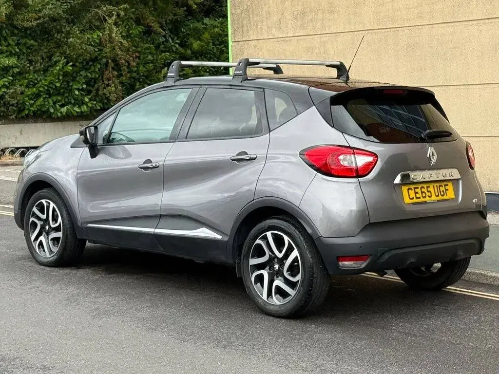 Used Renault Captur Dynamique 90 HP (66 kW) 2015 Grey/black SUV