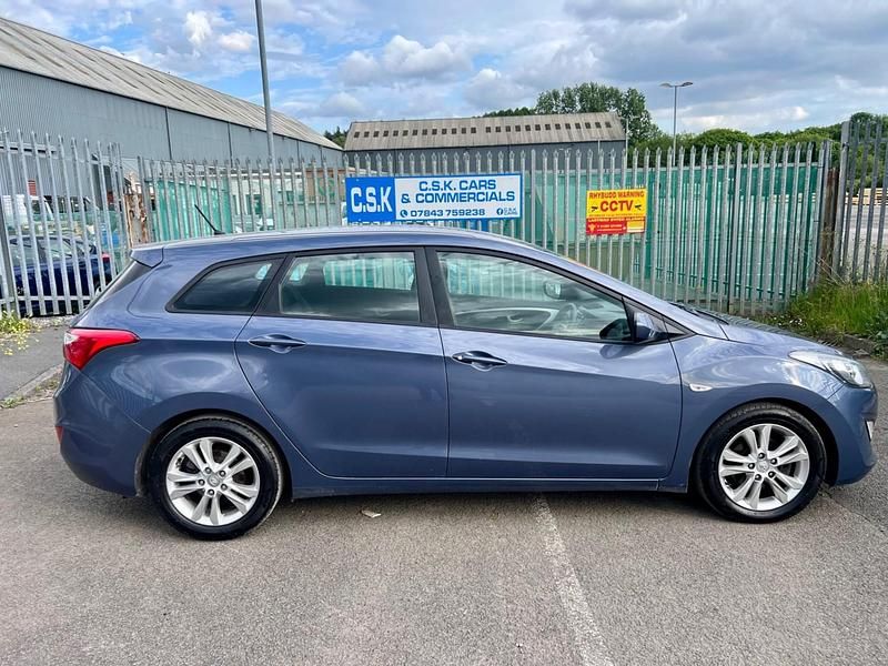 Used Hyundai i30 Classic 2013 Blue Estate