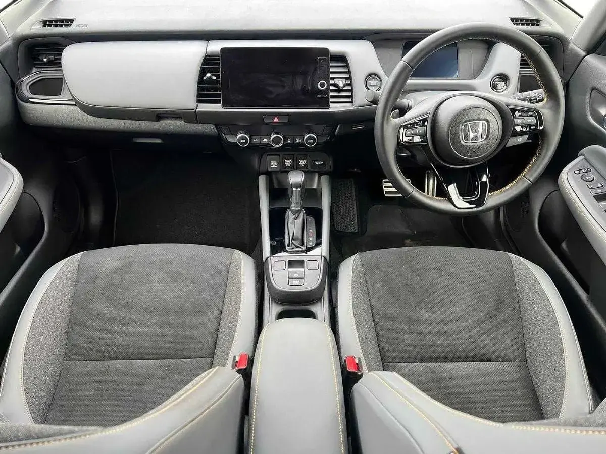 Used Honda Jazz Advance 122 HP (89 kW) 2025 Premium crystal red Hatchback