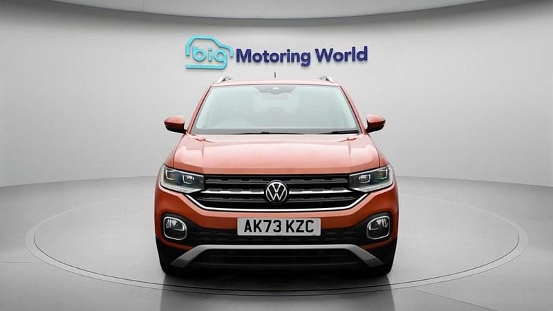 Used VW T-Cross SEL 110 HP (80 kW) 2023 Orange SUV