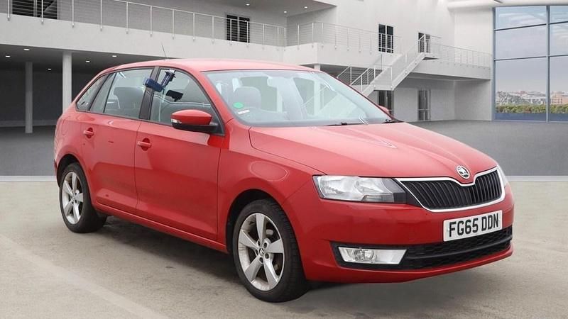 Used Skoda Rapid SE 90 HP (66 kW) 2015 Red Hatchback