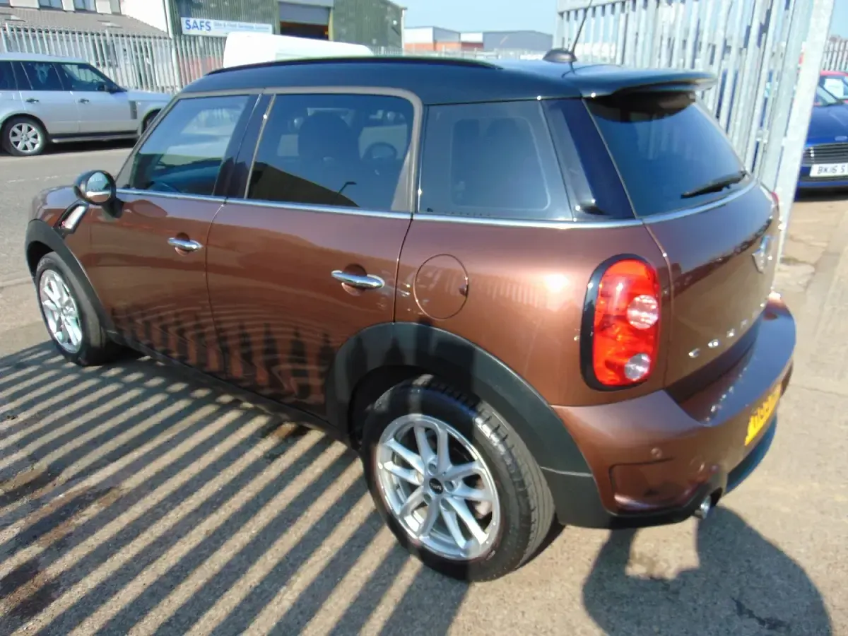 Used Mini Cooper SD Countryman 143 HP (105 kW) 2015 Brown SUV