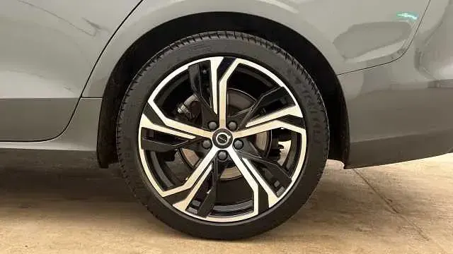 Used Volvo V60 Plus 197 HP (144 kW) 2025 Forest lake Estate