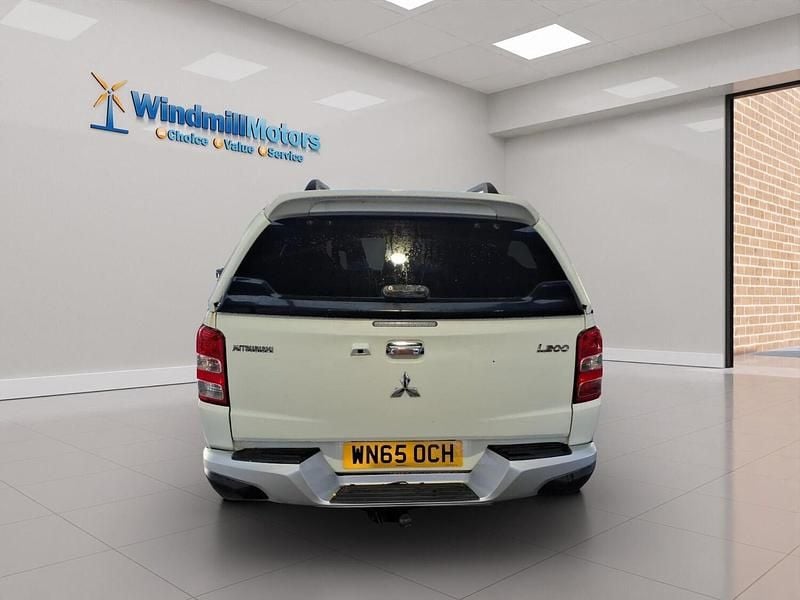 Used Mitsubishi L200 Warrior 178 HP (130 kW) 2015 White Pickup