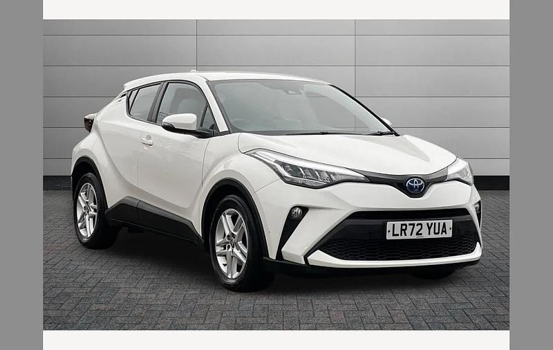 Used Toyota C-HR 122 HP (89 kW) 2022 Pure white SUV