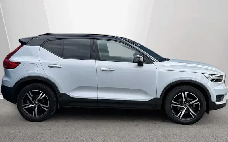 Used Volvo XC40 R-Design 163 HP (119 kW) 2021 SUV