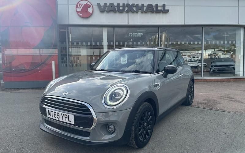 Used 2021 Mini Cooper Classic Hatchback | £11,876 (Fair price) - Image 1/4