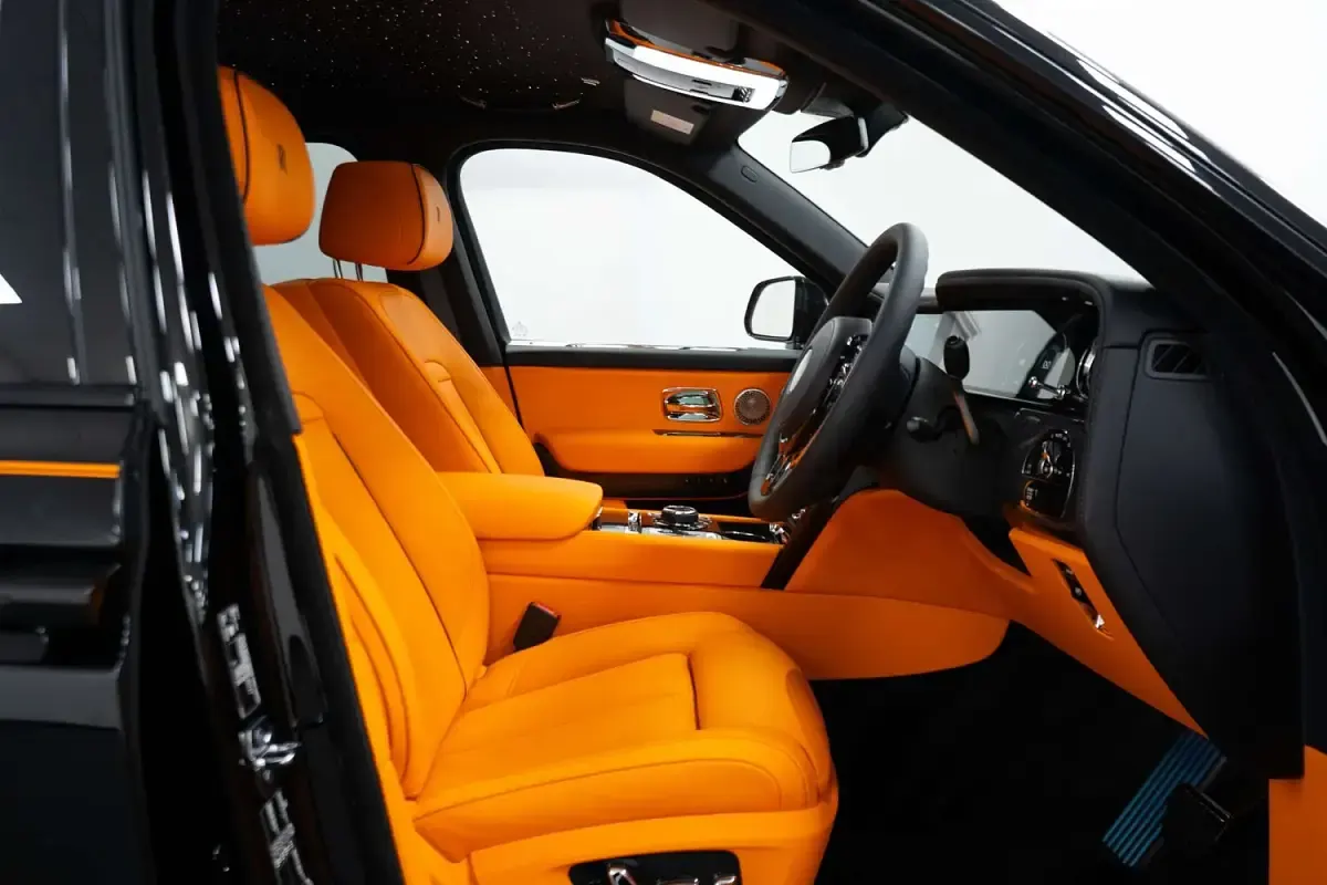 New Rolls Royce Cullinan 571 HP (419 kW) 2026 Black SUV