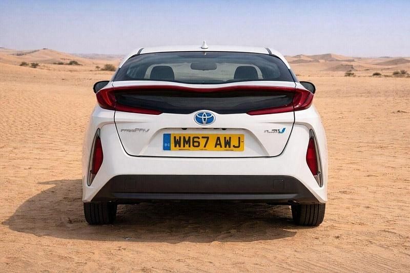 Used Toyota Prius Business Edition 2018 White Hatchback