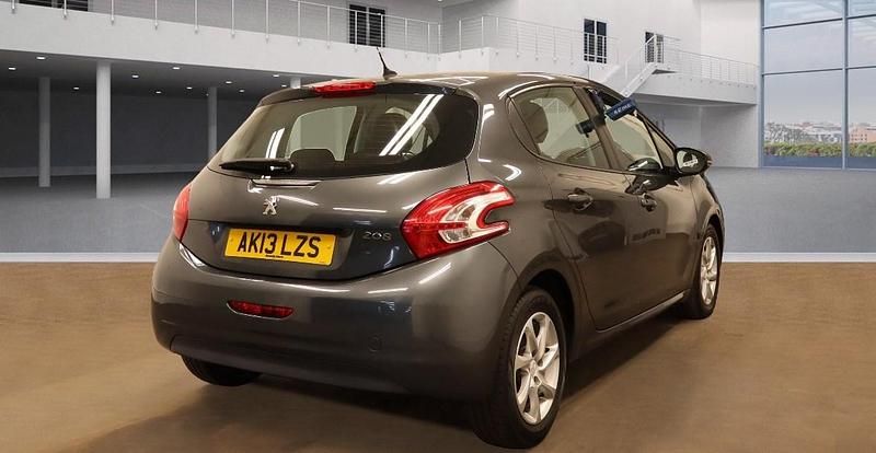 Used Peugeot 208 Active 70 HP (51 kW) 2013 Grey Hatchback