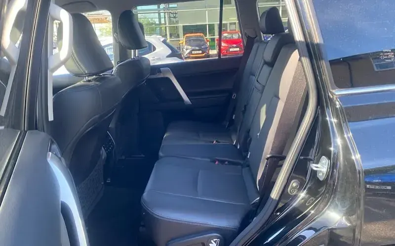 Used Toyota Land Cruiser 177 HP (130 kW) 2019 Black SUV