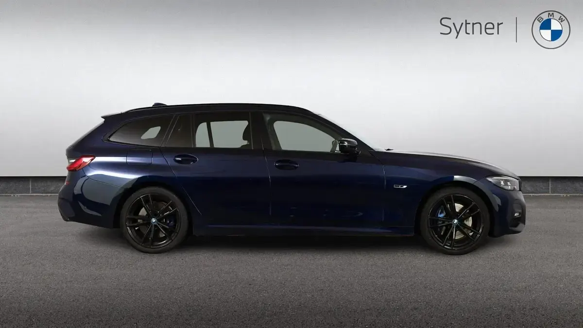Used BMW 330e M Sport 288 HP (211 kW) 2022 Blue Estate