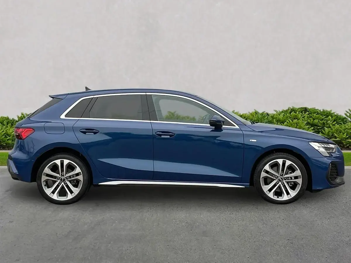 Used Audi A3 e-tron S-Line 204 HP (150 kW) 2026 Blue Hatchback