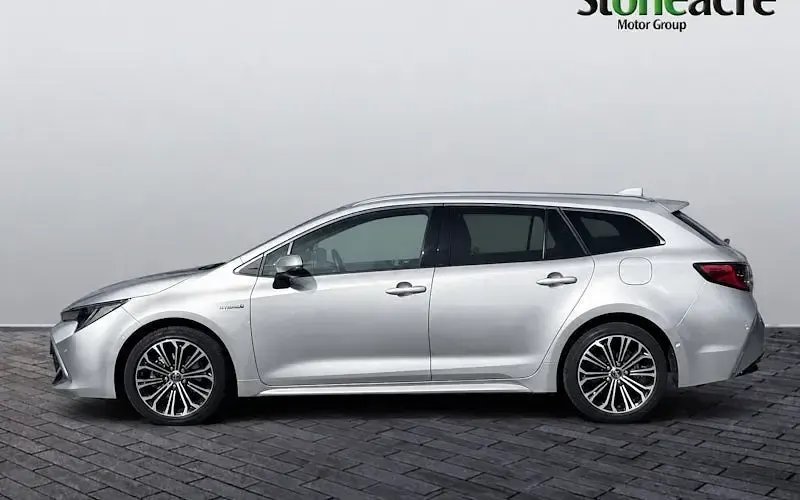 Used Toyota Corolla 184 HP (135 kW) 2022 Silver Estate