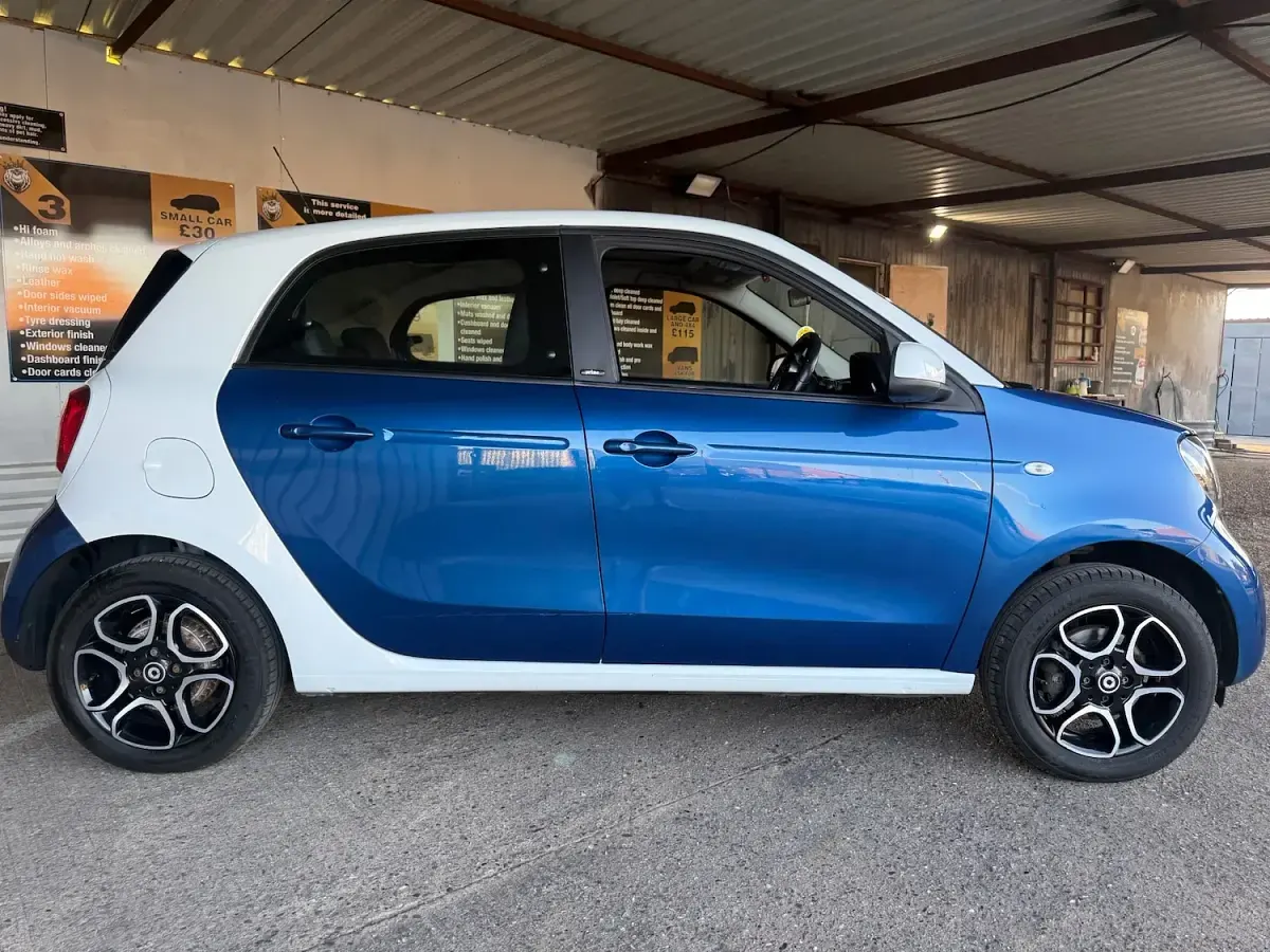 Used Smart ForFour Prime 71 HP (52 kW) 2018 White Hatchback