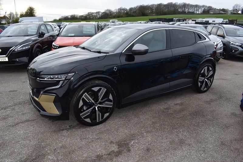 Used Renault Megane E-Tech 160 kW (218 HP) 2023 Black/grey Hatchback