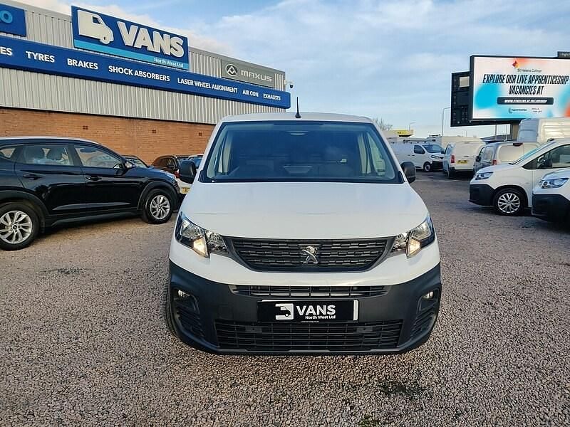 Used Peugeot Partner 130 HP (95 kW) 2020 White MPV