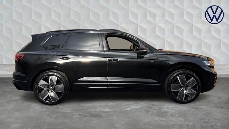 Used VW Touareg Black Edition 286 HP (210 kW) 2025 Black SUV