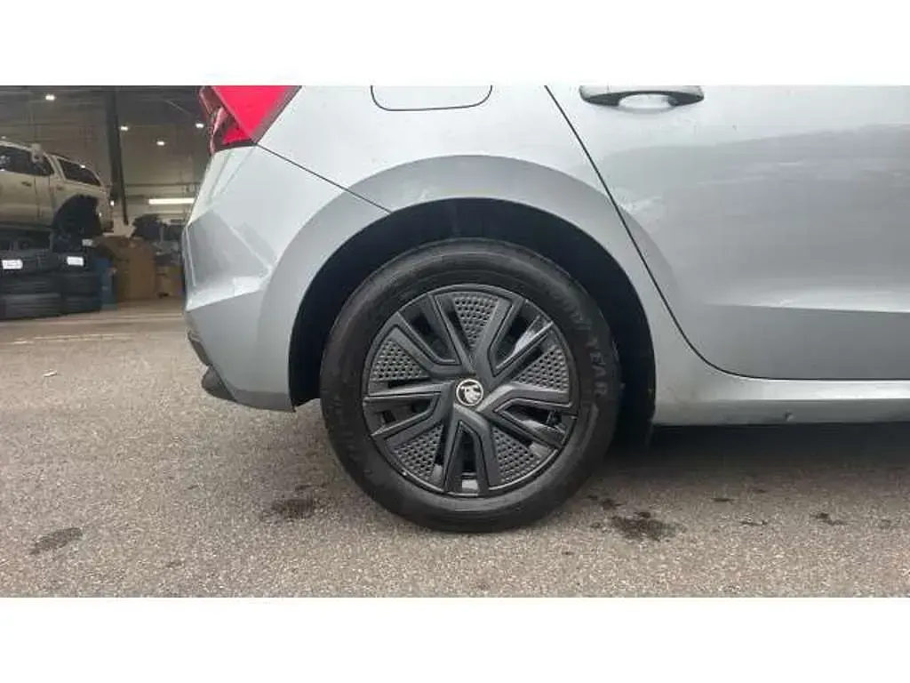 Used Skoda Fabia Design Edition 95 HP (69 kW) 2026 Silver Hatchback