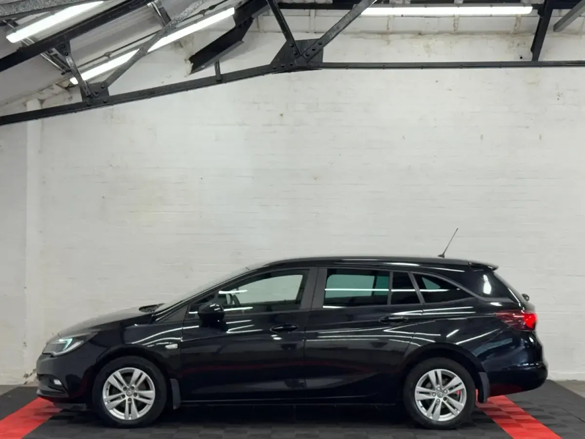 Used Vauxhall Astra Design Edition 2025 Black Estate