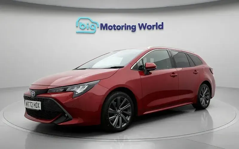 Used Toyota Corolla Design 196 HP (144 kW) 2022 Red Estate