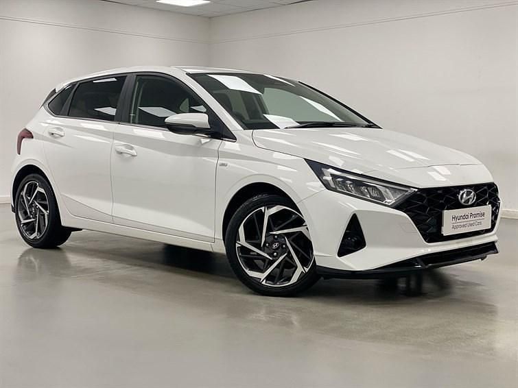 White Used 2021 Hyundai i20 Premium Hatchback | £12,595 (Fair price) - Image 1/4