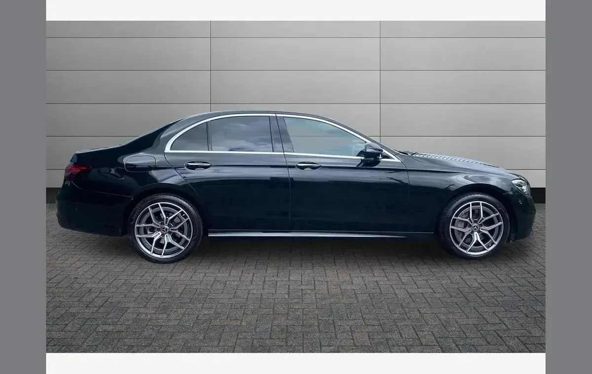 Used Mercedes E300 AMG Line Premium 261 HP (191 kW) 2023 Black Sedan