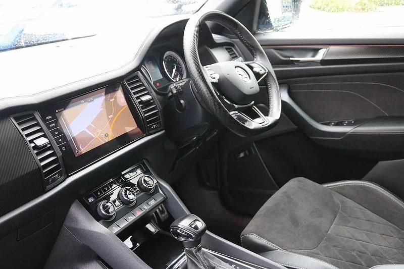 Used Skoda Kodiaq SportLine 150 HP (110 kW) 2022 Race blue metallic SUV