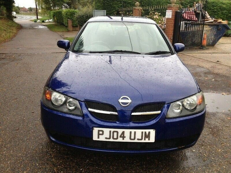 Used Nissan Almera SE 114 HP (83 kW) 2004 Blue Hatchback
