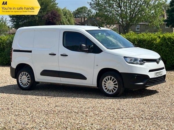 White Used 2021 Toyota Proace Van | £9,240 (Good price) - Image 1/1
