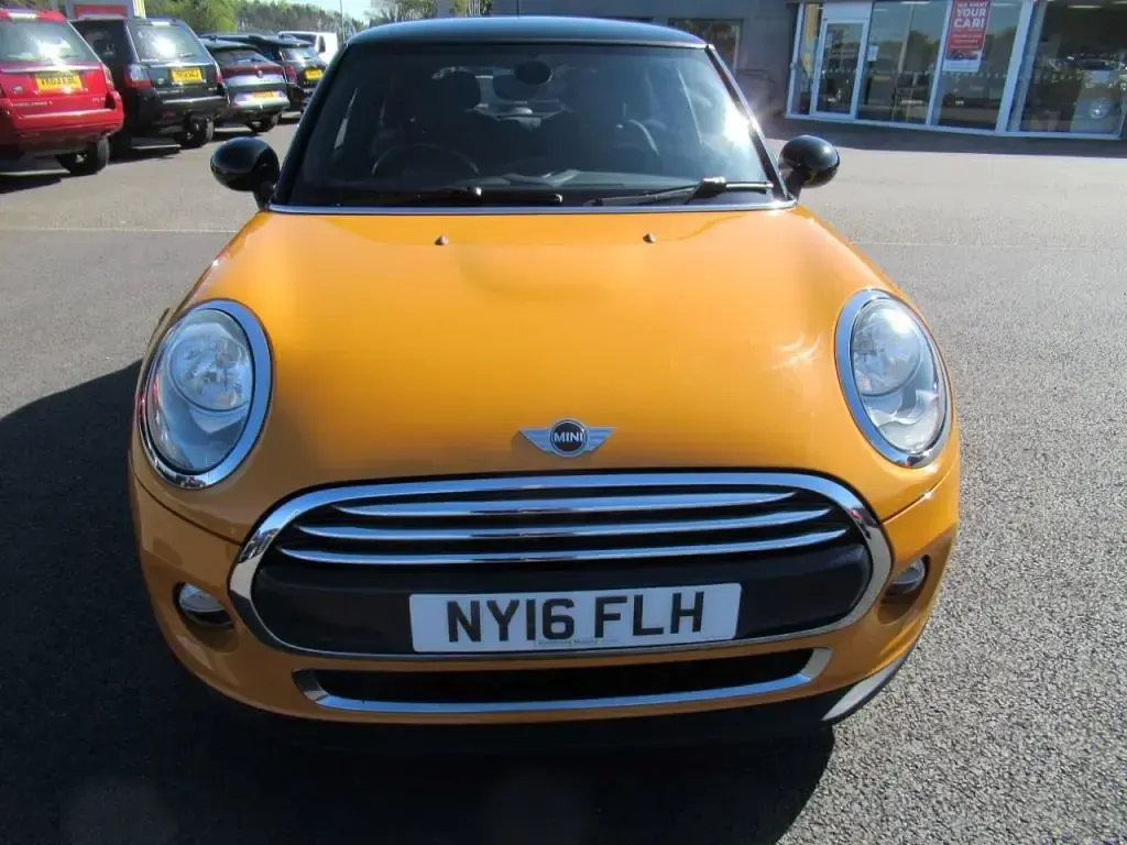 Usado Mini Cooper Hatch 2016 Laranja Citadino