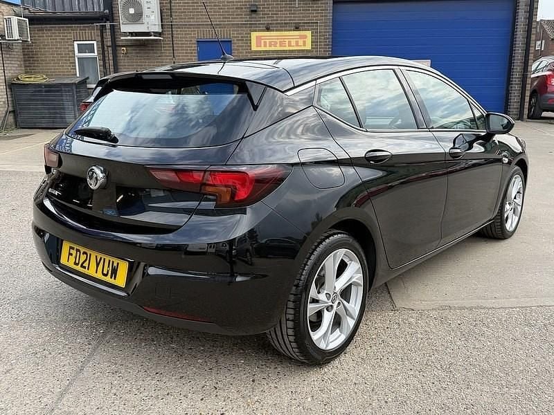Second-hand Vauxhall Astra SRi 145 CP (106 kW) 2021 Negru Hatchback