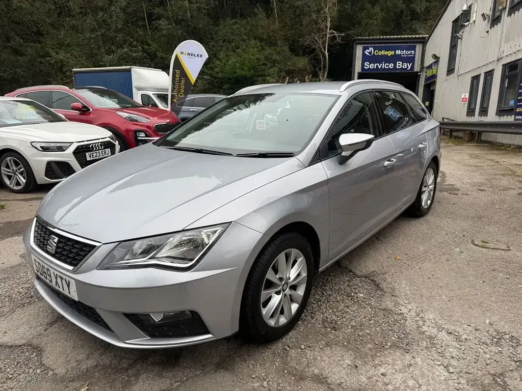Used Seat Leon SE 115 HP (84 kW) 2020 Silver Estate