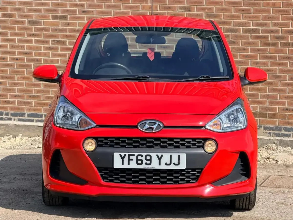 Used Hyundai i10 SE 66 HP (48 kW) 2019 Red Hatchback