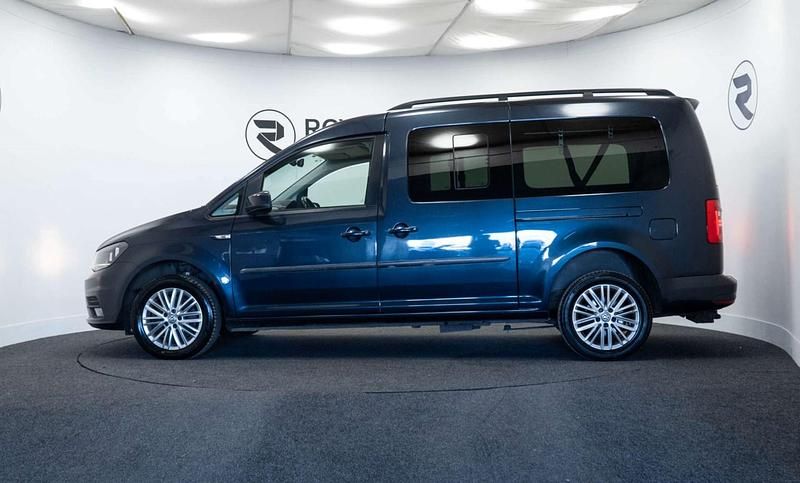 Used VW Caddy Maxi Life Life 102 HP (75 kW) 2018 Blue MPV