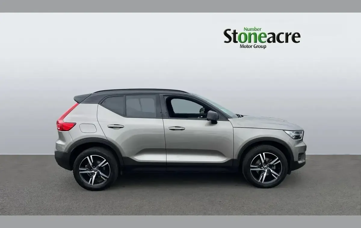 Used Volvo XC40 R-Design 161 HP (118 kW) 2022 Grey SUV