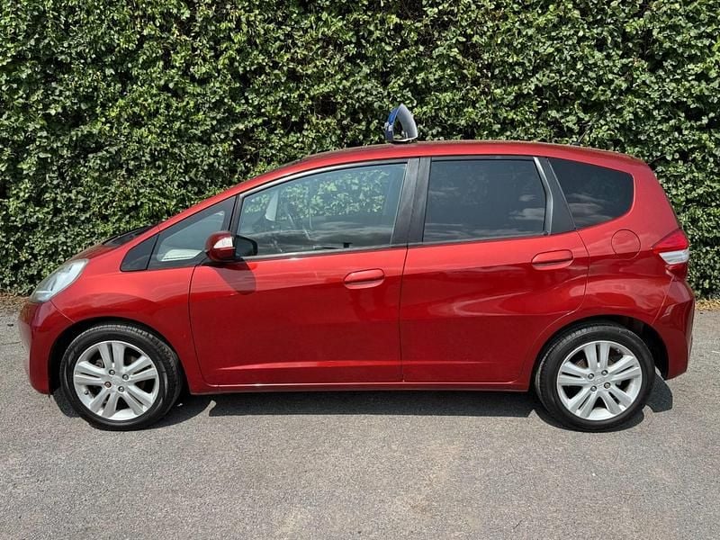 Used Honda Jazz ES 2015 Red Hatchback
