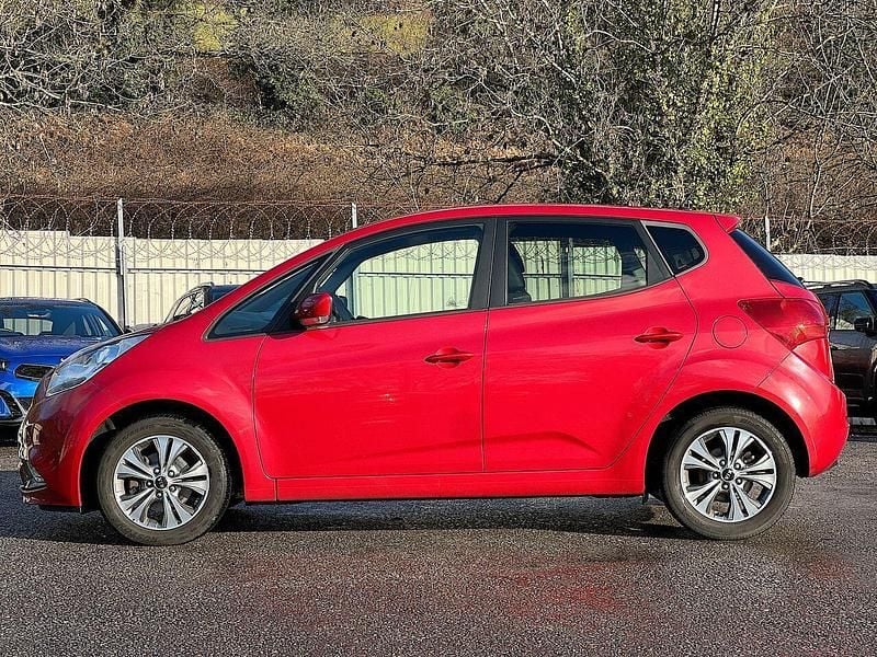 Used Kia Venga 123 HP (90 kW) 2017 Red Hatchback
