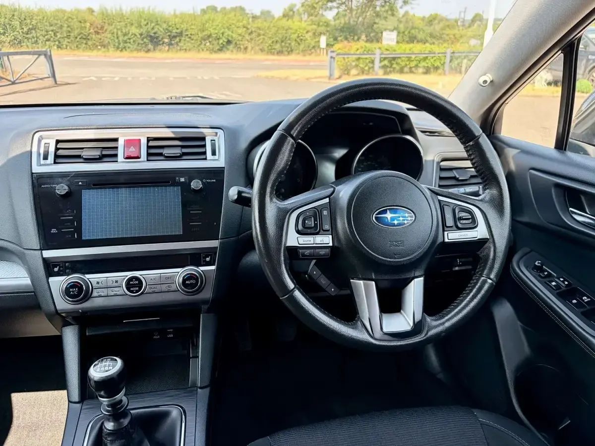 Used Subaru Outback 150 HP (110 kW) 2015 Blue Estate