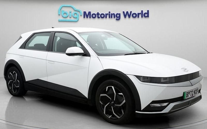 Used Hyundai Ioniq SE 125 kW (170 HP) 2023 White Hatchback