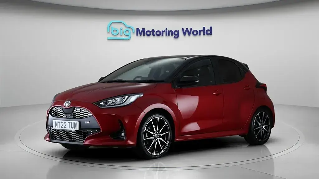 Used Toyota Yaris Hybrid Sport 116 HP (85 kW) 2022 Red Hatchback
