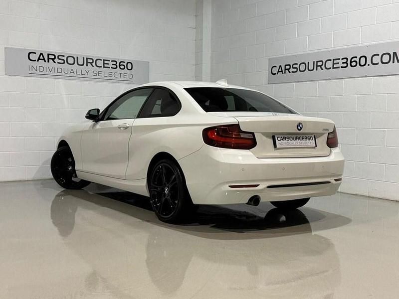 Used BMW 218 Sport Line 136 HP (100 kW) 2016 White Coupe