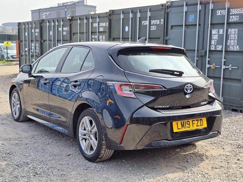 Used Toyota Corolla 122 HP (89 kW) 2019 Black Hatchback